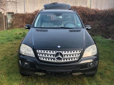Gebraucht Mercedes ML320 224 PS (164 kW) 2006 Schwarz SUV