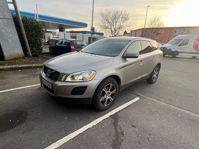 Grau Gebraucht 2010 Volvo XC60 Momentum SUV | 9.600 € (Fairer Preis)