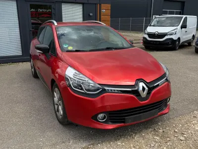 Gebraucht Renault Clio GrandTour LIMITED 90 PS (66 kW) 2015 Rot Kombi