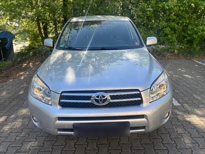 Second-hand Toyota RAV4 152 CP (111 kW) 2008 Argintiu SUV