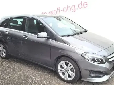 Gebraucht Mercedes B180 Urban 122 PS (89 kW) 2018 Grau Van / Kleinbus