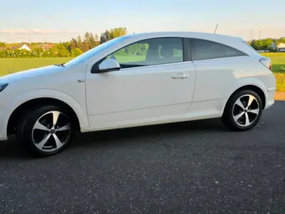 Gebraucht Opel Astra GTC 140 PS (102 kW) 2009 Weiß Coupé