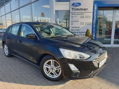Gebraucht Ford Focus Cool & Connect 101 PS (74 kW) 2019 Iridiumschwarz metallic Limousine