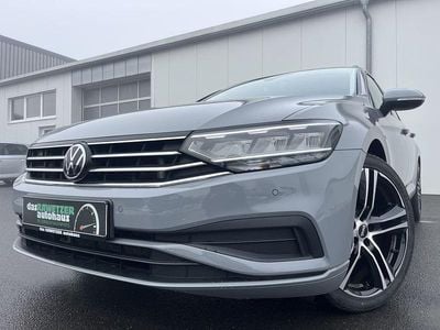 Gebraucht VW Passat R-line 122 PS (89 kW) 2022 Grau Kombi