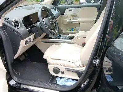 Gebraucht Mercedes GLA200 163 PS (119 kW) 2023 SUV