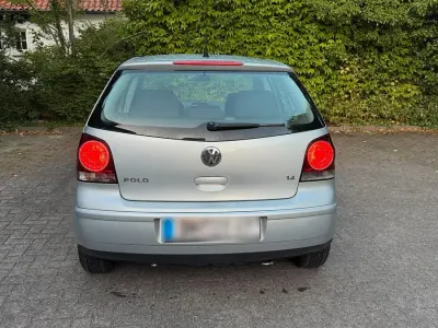 Gebraucht VW Polo 75 PS (55 kW) 2008 Grau Kleinwagen