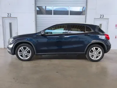 Gebraucht Mercedes GLA200 Urban 156 PS (114 kW) 2016 Blau SUV