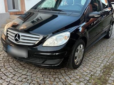 Mercedes B200