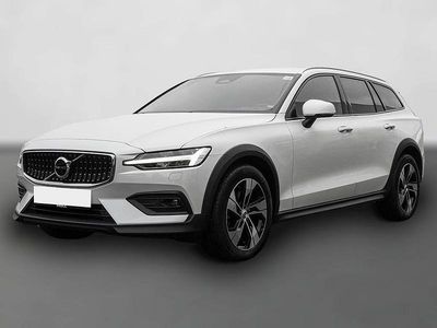 Gebraucht Volvo V60 CC Plus 197 PS (144 kW) 2023 Weiß Kombi