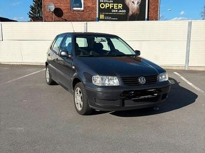 Gebraucht VW Polo 60 PS (44 kW) 2001 Grau Kleinwagen