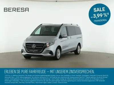 Gebraucht Mercedes V220 Style 163 PS (119 kW) 2025 Silber Van / Kleinbus