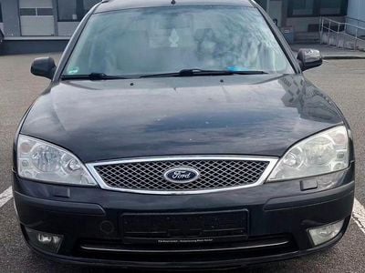 Usata Ford Mondeo Ambiente 125 CV (91 kW) 2001 Nero Berlina