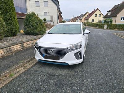 Weiß Gebraucht 2016 Hyundai Ioniq Premium Kleinwagen | 10.500 €
