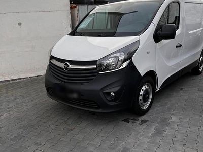 Gebraucht Opel Vivaro 120 PS (88 kW) 2018 Weiß Van / Kleinbus