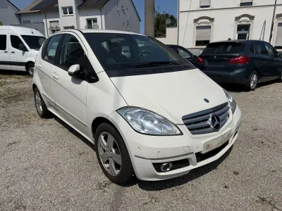 Gebraucht Mercedes A180 109 PS (80 kW) 2010 Weiß Kleinwagen
