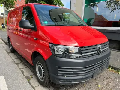 Gebraucht VW Transporter 102 PS (75 kW) 2017 Rot Van