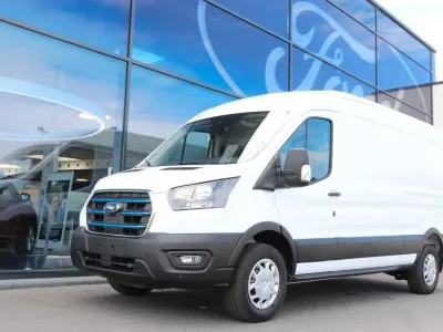Neu Ford E-Transit 135 kW (184 PS) 2026 Frozen white Van