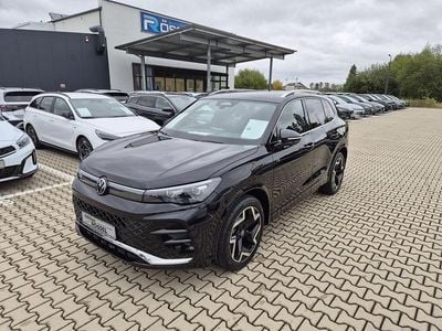 Neu VW Tiguan R-line 150 PS (110 kW) 2025 Schwarz SUV