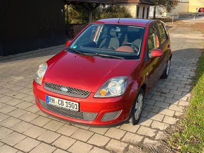 Rot Gebraucht 2007 Ford Fiesta Limousine | 1.720 € (Fairer Preis)