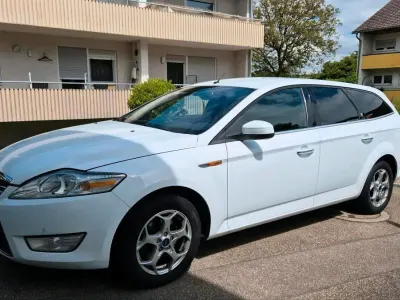 Gebraucht Ford Mondeo Ghia 145 PS (106 kW) 2009 Weiß Kombi