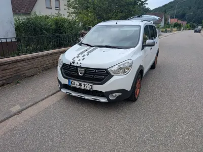 Gebraucht Dacia Lodgy Stepway 116 PS (85 kW) 2017 Weiß Van / Kleinbus