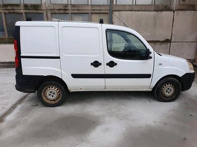 Second-hand Fiat Doblò 120 CP (88 kW) 2008 Alb Monovolum