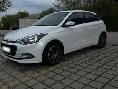 Gebraucht Hyundai i20 75 PS (55 kW) 2017 Weiß Limousine
