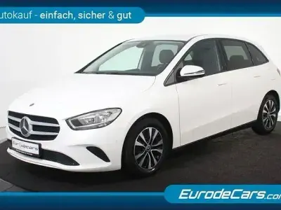 Gebraucht Mercedes B180 136 PS (100 kW) 2020 Weiß Kleinwagen