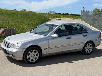 Second-hand Mercedes C200 Classic 116 CP (85 kW) 2003 Argintiu Berlinǎ