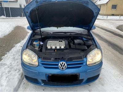 Usata VW Golf IV 105 CV (77 kW) 2005 Blu Berlina