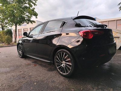 Gebraucht Alfa Romeo Giulietta 170 PS (125 kW) 2012 Schwarz Kleinwagen