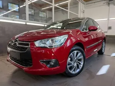Gebraucht Citroën DS4 So Chic 114 PS (83 kW) 2015 Rot Kleinwagen