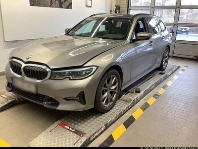Gebraucht BMW 320 Sport Line 190 PS (139 kW) 2020 Grau Kombi