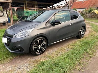 Grau Gebraucht 2018 Peugeot 208 GT-line Kleinwagen | 9.600 € (Fairer Preis)