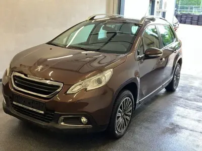 Gebraucht Peugeot 2008 Active 82 PS (60 kW) 2015 Braun SUV