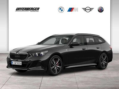 Gebraucht BMW 540 M Sport 286 PS (210 kW) 2025 Saphirschwarz Kombi