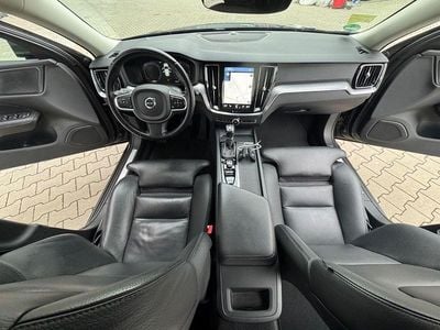 Gebraucht Volvo V60 190 PS (139 kW) 2019 Grau Kombi
