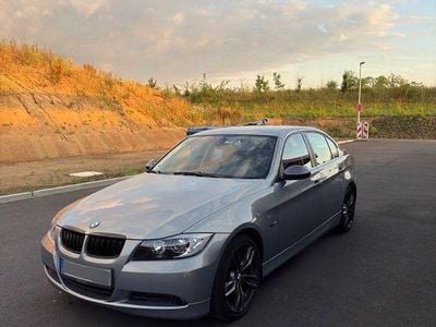 Gebraucht BMW 325 218 PS (160 kW) 2005 Grau Limousine