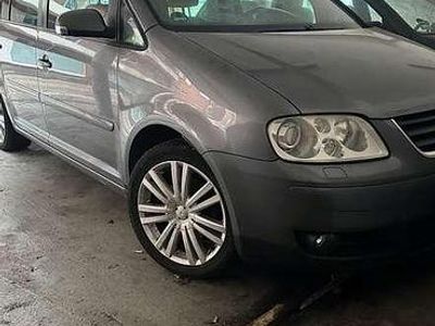 Gebraucht 2006 VW Touran Conceptline Van / Kleinbus | 2.000 € (Guter Preis)