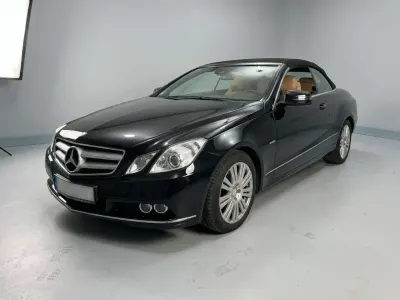 Gebraucht Mercedes E200 Avantgarde 184 PS (135 kW) 2010 Obsidianschwarz Cabrio