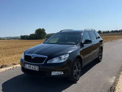Gebraucht Skoda Octavia Family 140 PS (102 kW) 2012 Schwarz Kombi