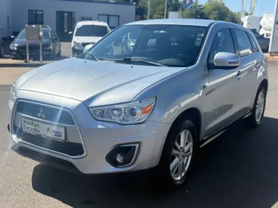 Gebraucht Mitsubishi ASX Classic Collection 150 PS (110 kW) 2015 Silber SUV