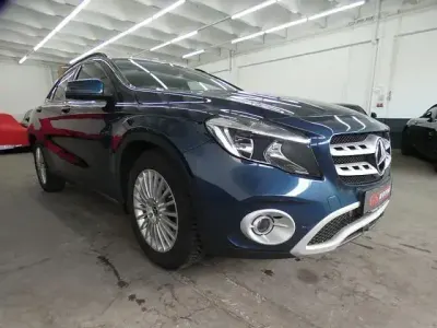 Używany Mercedes GLA220 184 KM (135 kW) 2019 Niebieski SUV