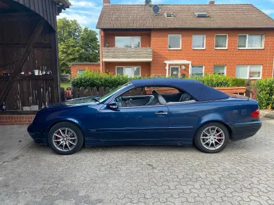 Gebraucht Mercedes CLK200 136 PS (100 kW) 1999 Blau Cabrio