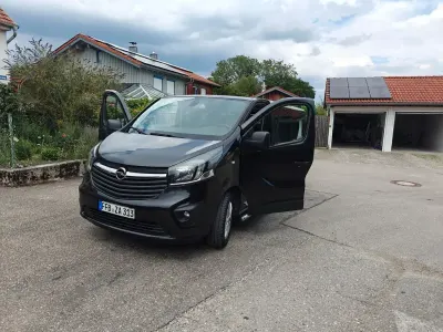 Gebraucht Opel Vivaro 140 PS (102 kW) 2015 Schwarz Van / Kleinbus