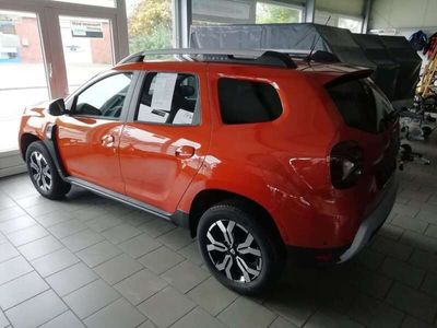 gebraucht Dacia Duster 1.6 SCe Prestige /Met./AHK/Navi/Sitzhzg./ALU/RFK