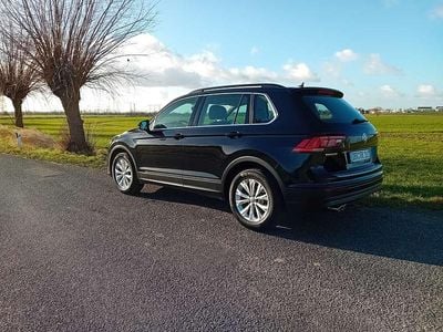Gebraucht VW Tiguan Comfortline 125 PS (91 kW) 2016 Schwarz SUV