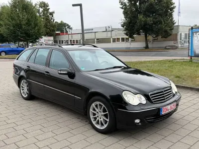 Gebraucht Mercedes C220 Avantgarde 150 PS (110 kW) 2006 Schwarz Limousine
