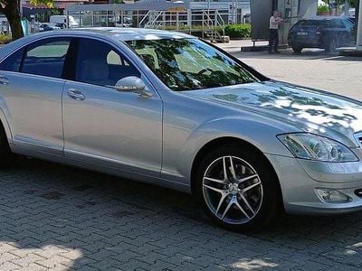 Second-hand Mercedes S550 387 CP (284 kW) 2006 Argintiu Berlinǎ