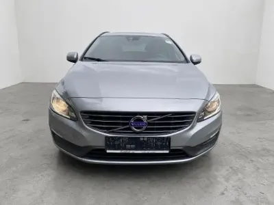 Gebraucht Volvo V60 Momentum 114 PS (83 kW) 2014 Silber Kombi